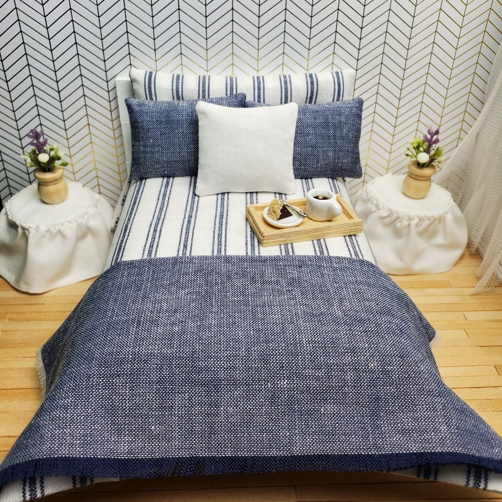 Miniature Dollhouse 1:12 Scale Coastal White and Navy Striped Bedding Set